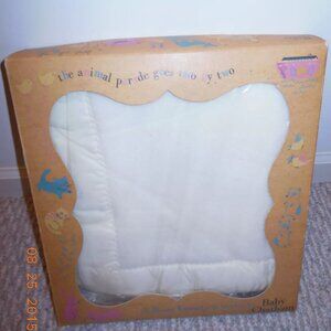 1960's VINTAGE Baby Chatham Bunny Esmond Crib Blanket in box 36" X 50" FLUFFIE